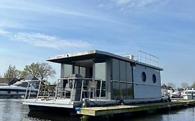 Stoere Houseboat Op Toplocatie!